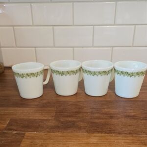 Pyrex Crazy Daisy White and Green Mug Set